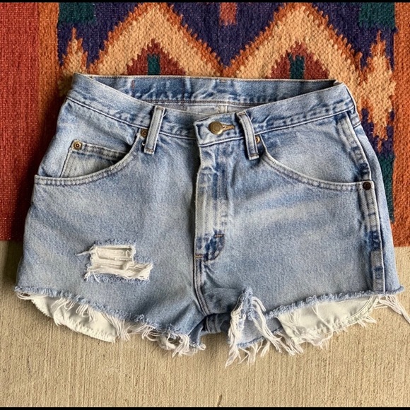 Distress your shorts! - Picture 5 of 6